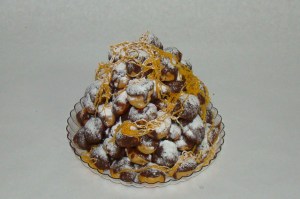 Pirâmide Profiteroles